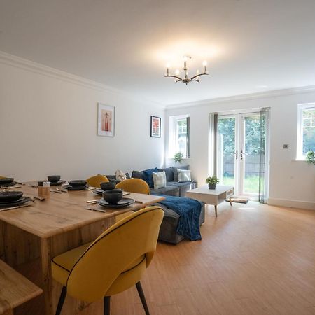 Emirates House, Luxe 5 Bed, With King Sized Beds, Next To Aiport & Nec, Jlr 5 Mins Βίλα Marston Green Εξωτερικό φωτογραφία