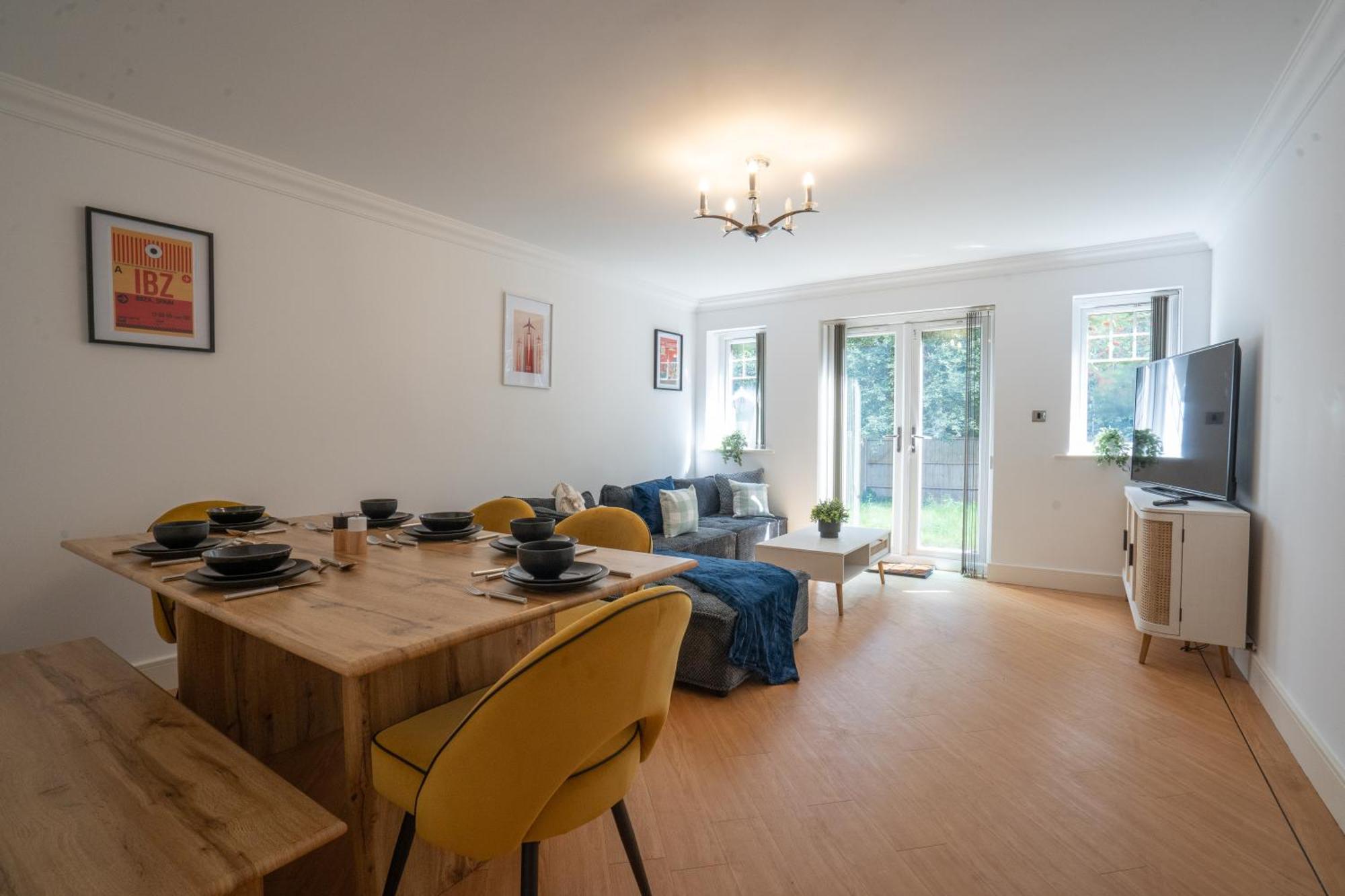 Emirates House, Luxe 5 Bed, With King Sized Beds, Next To Aiport & Nec, Jlr 5 Mins Βίλα Marston Green Εξωτερικό φωτογραφία