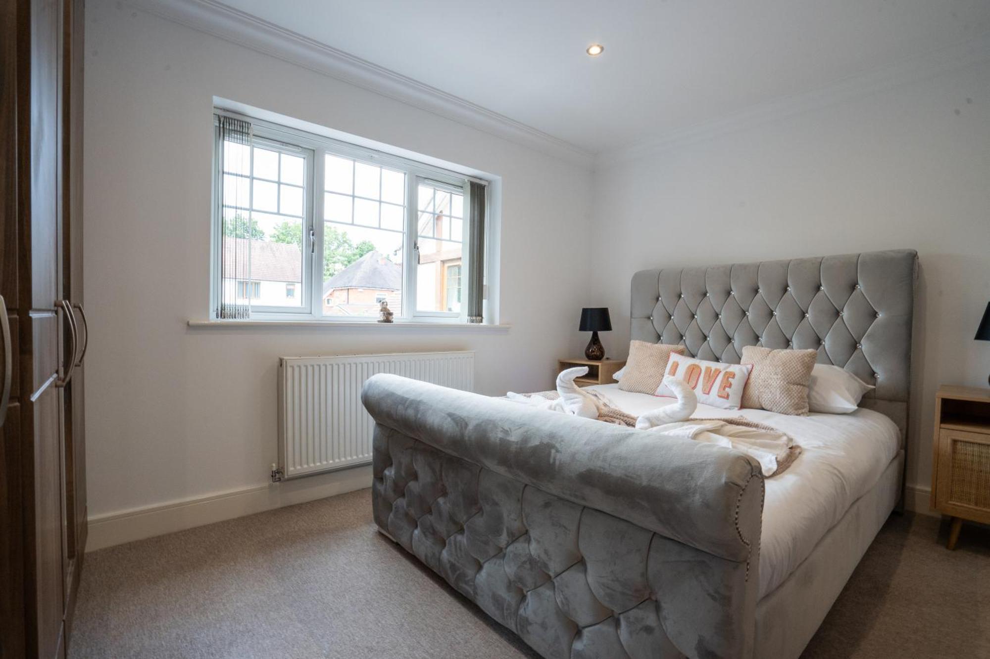 Emirates House, Luxe 5 Bed, With King Sized Beds, Next To Aiport & Nec, Jlr 5 Mins Βίλα Marston Green Εξωτερικό φωτογραφία