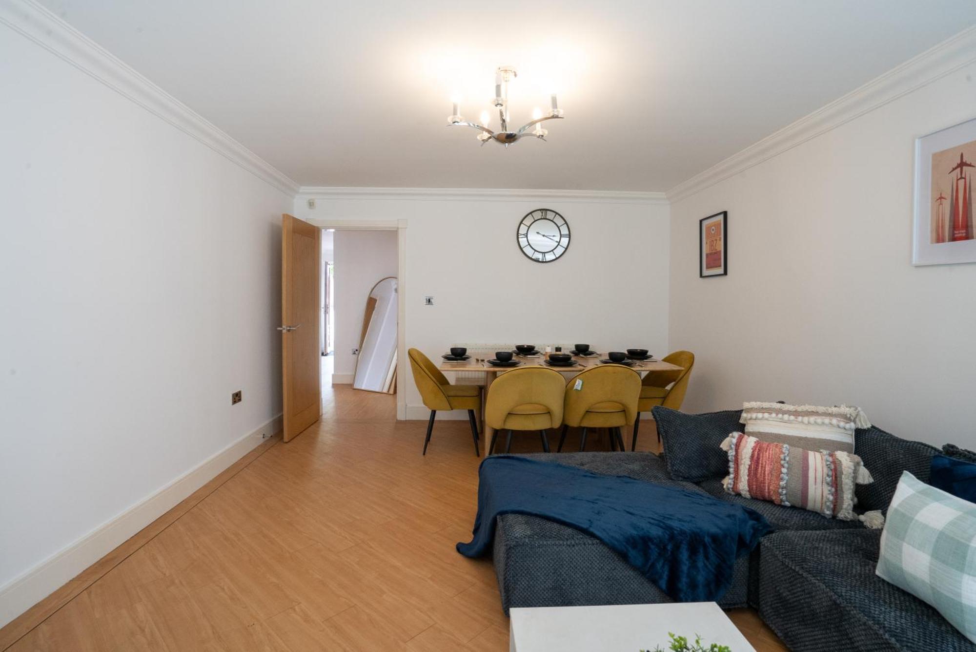 Emirates House, Luxe 5 Bed, With King Sized Beds, Next To Aiport & Nec, Jlr 5 Mins Βίλα Marston Green Εξωτερικό φωτογραφία