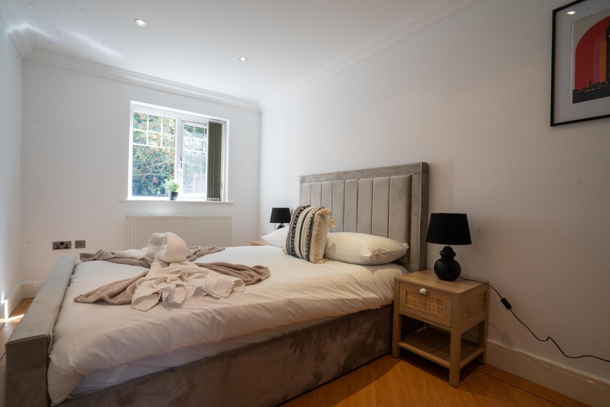 Emirates House, Luxe 5 Bed, With King Sized Beds, Next To Aiport & Nec, Jlr 5 Mins Βίλα Marston Green Εξωτερικό φωτογραφία