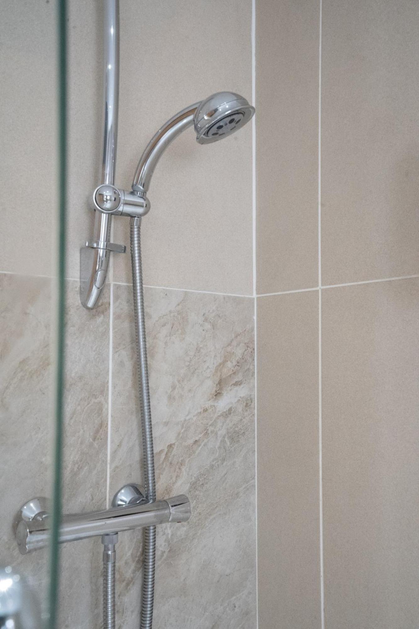 Emirates House, Luxe 5 Bed, With King Sized Beds, Next To Aiport & Nec, Jlr 5 Mins Βίλα Marston Green Εξωτερικό φωτογραφία